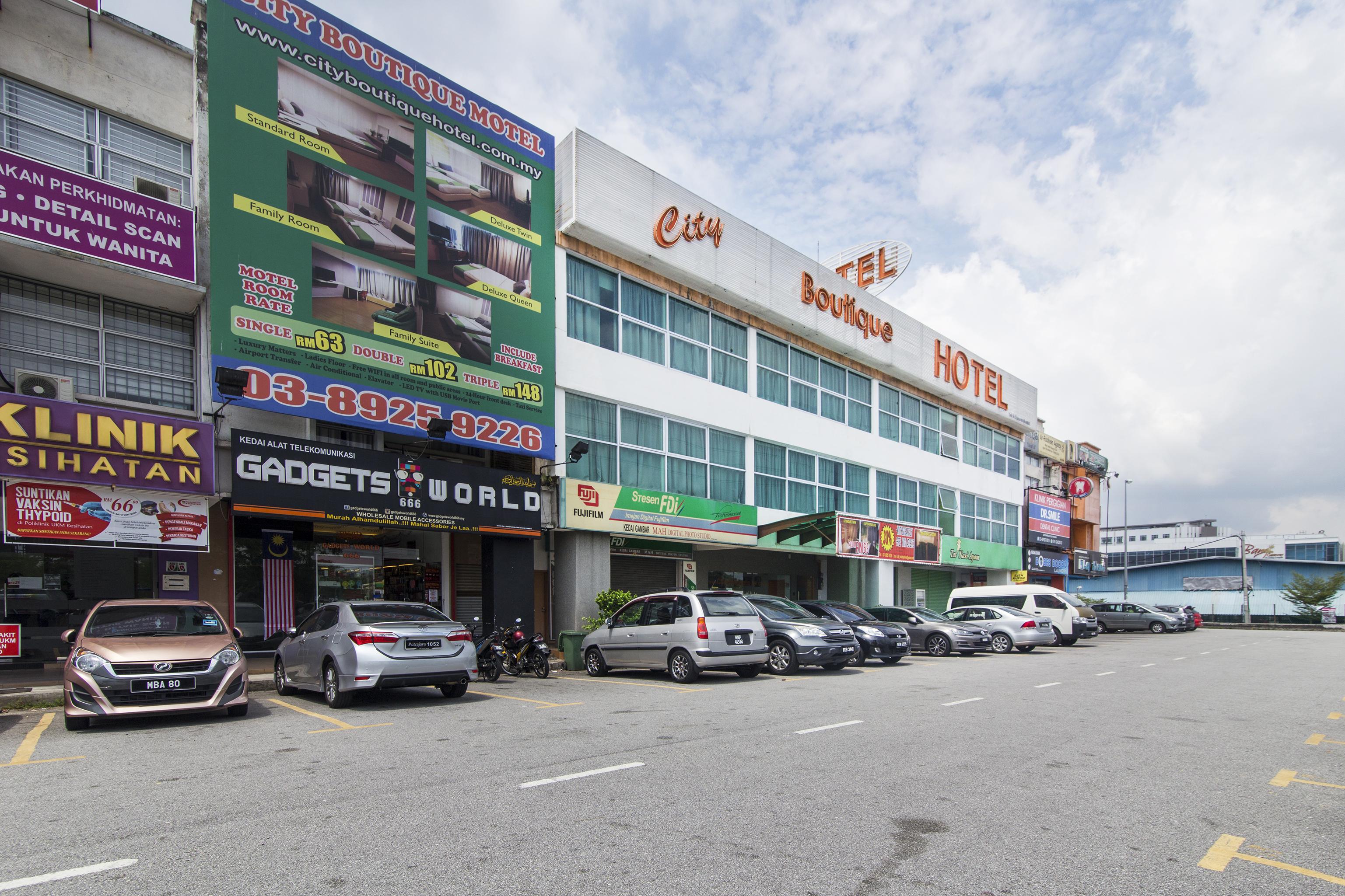 Oyo 419 City Boutique Hotel Bangi Exterior foto